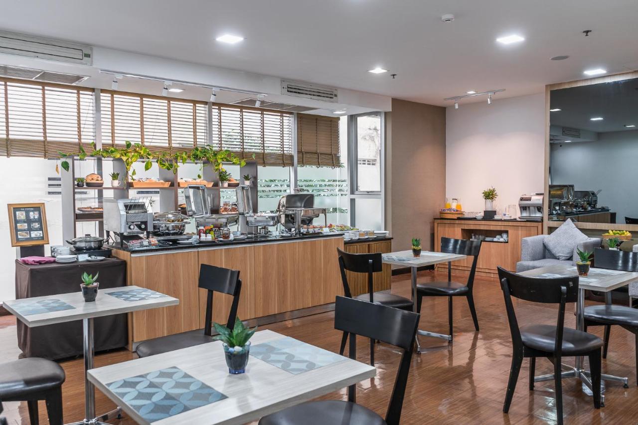 Jasmine Grande Residence Бангкок Екстер'єр фото The interior of the cafe