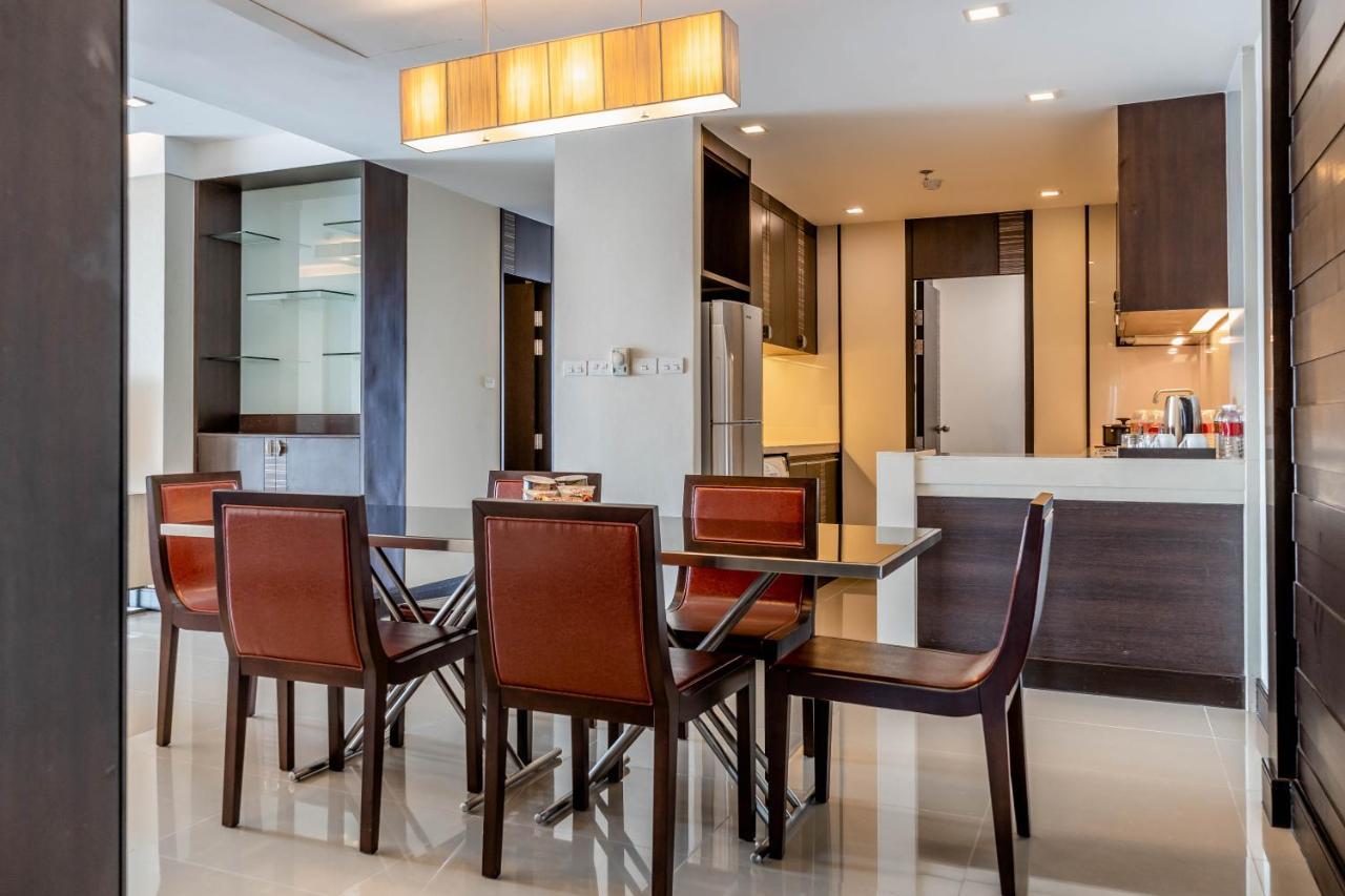 Jasmine Grande Residence Бангкок Екстер'єр фото A modern dining room
