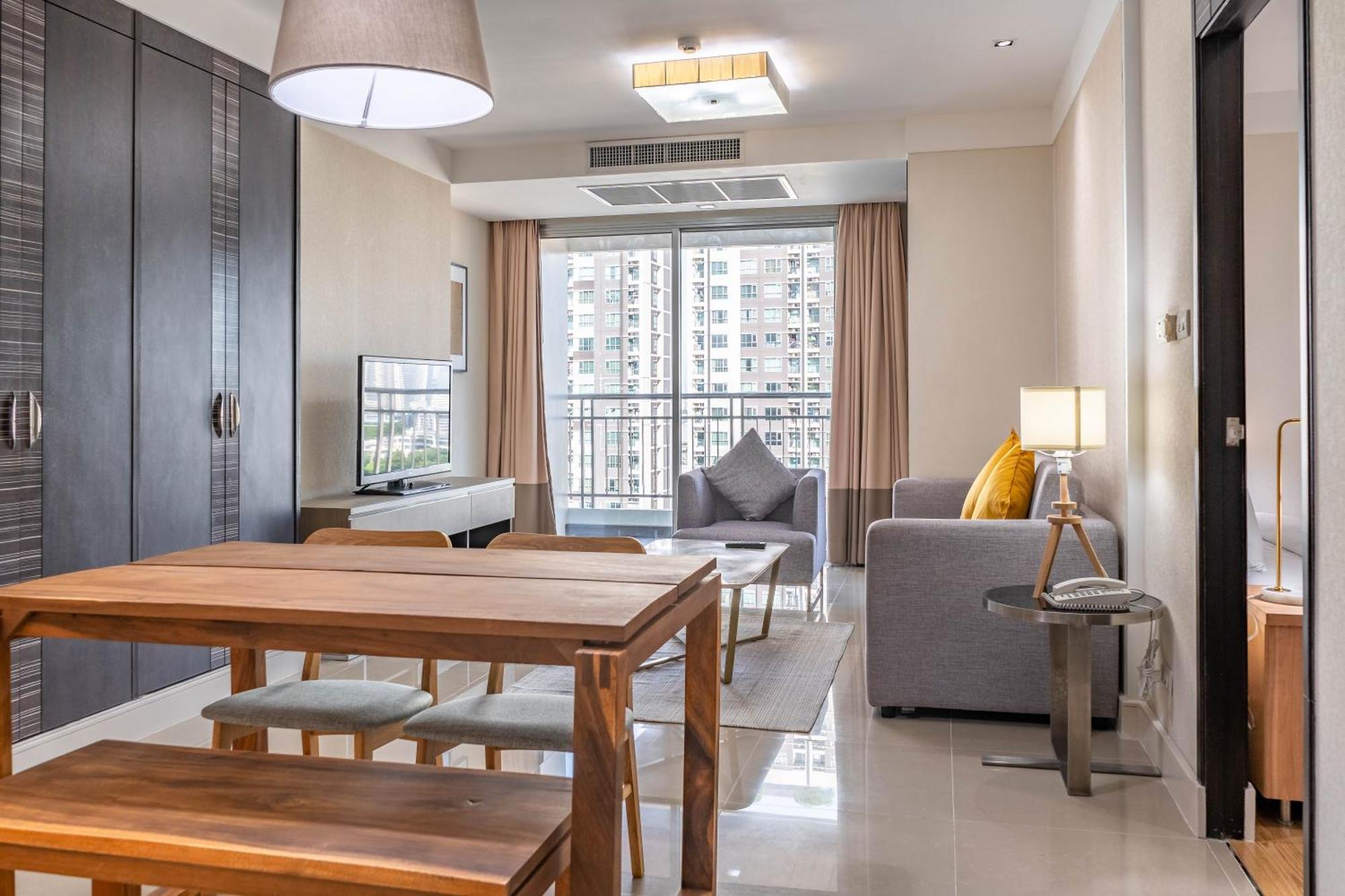 Jasmine Grande Residence Бангкок Екстер'єр фото A typical apartment in the complex